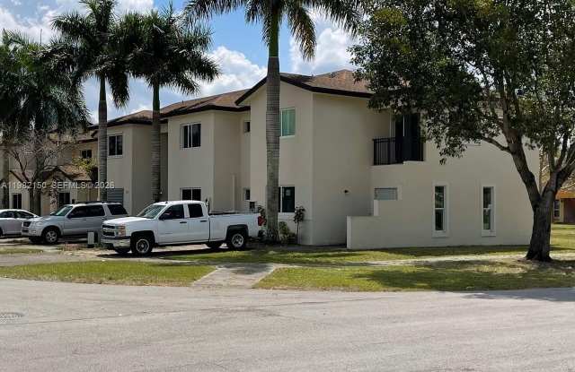 689 NW 6th St photos photos