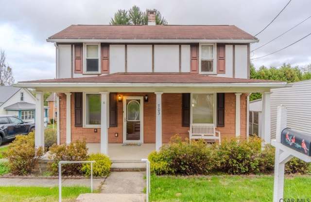 703 Saybrook Place photos photos
