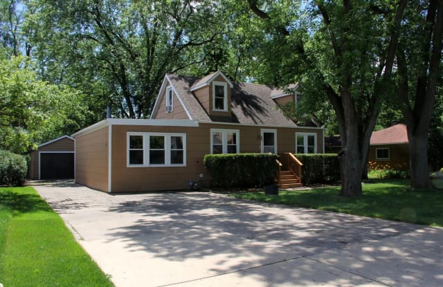 121 68th Street - 121 68th Street, Darien, IL 60561
