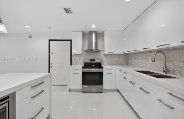 8851 NW 119th St photos photos