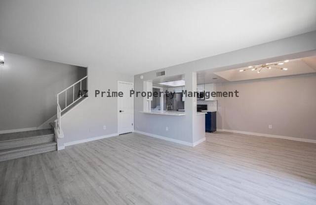 4403 East Riverside Street Gallery 4