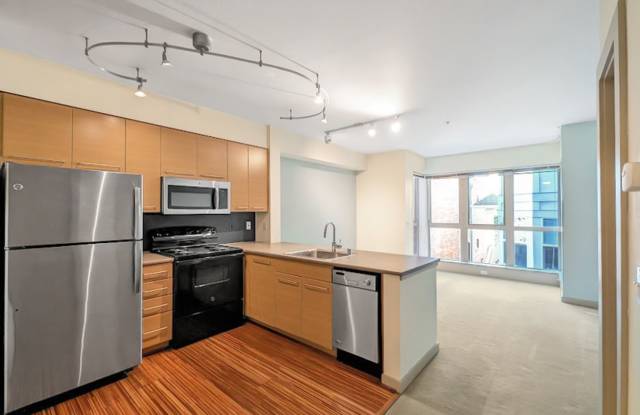 Spacious Condo in Prime Location of Capitol Hill photos photos