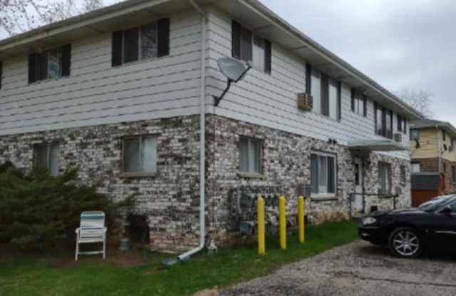 348 East Marquette Street - 7 Gallery 2