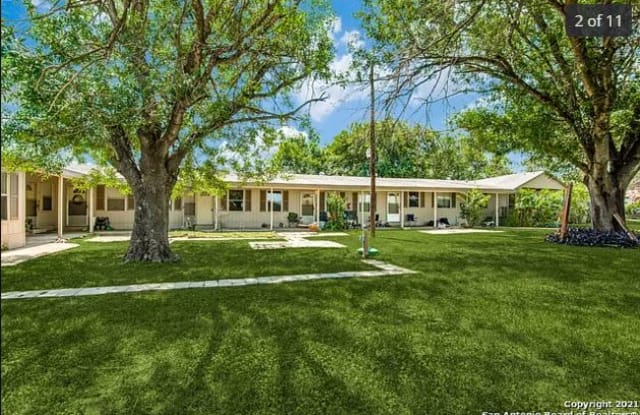 6911 U.s. 281 - 6911 US Route 281, Atascosa County, TX 78064