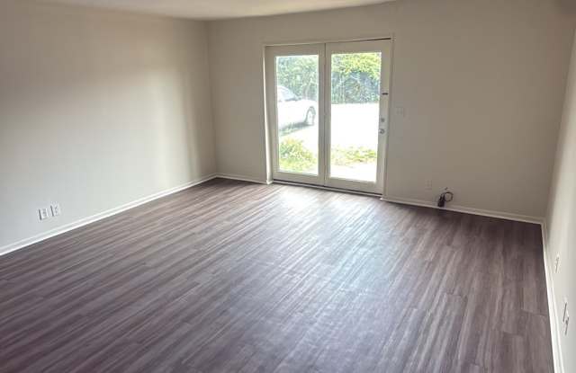 1083 Harold Drive - 1 Gallery 3