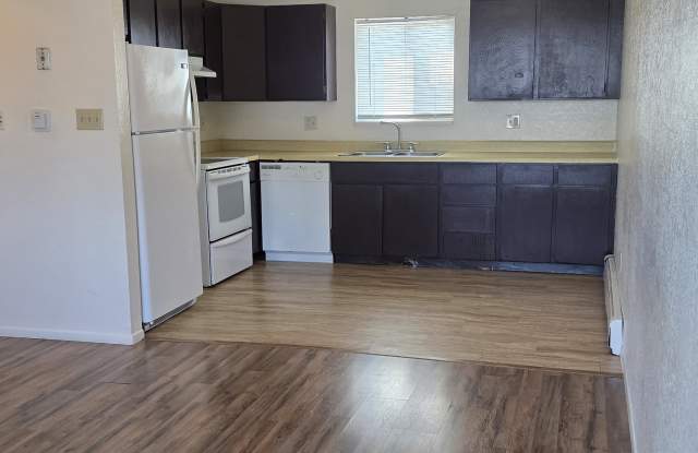 2543 Grand Avenue - 1 Gallery 1