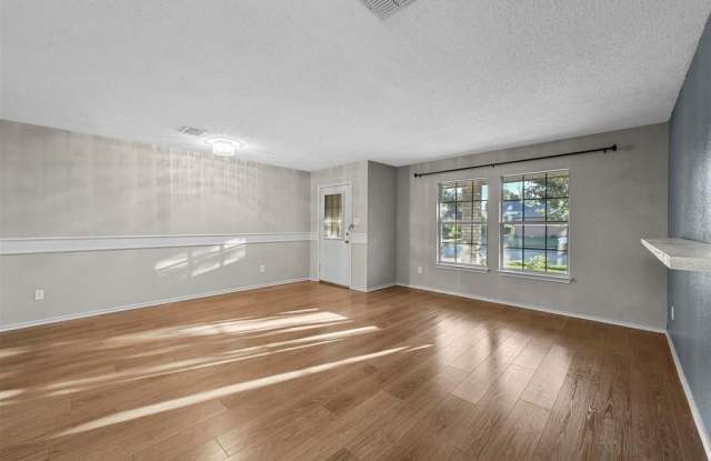 6503 White Oaks Lane Gallery 4
