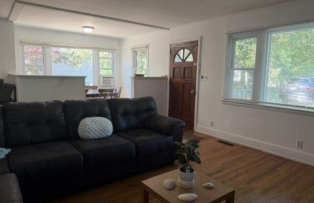 1608 Bay Avenue Gallery 4
