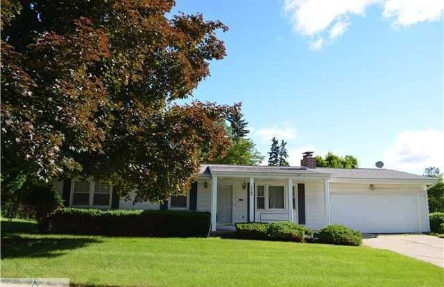 1794 Sherbrook Way - 1794 Sherbrook Way, Haslett, MI 48840