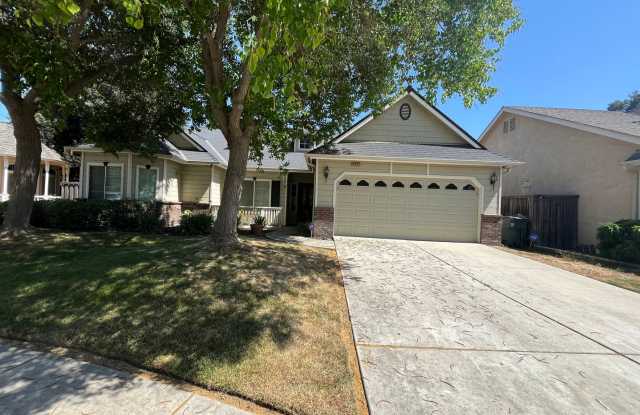 Beautiful Home for rent in Visalia, Ca photos photos