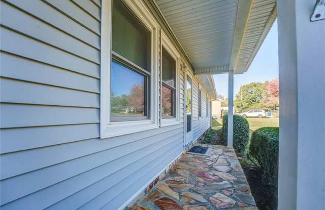 905 Rambling Rose Court NW Gallery 2