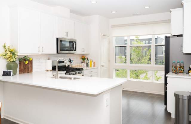2204 Venture Drive Gallery 4