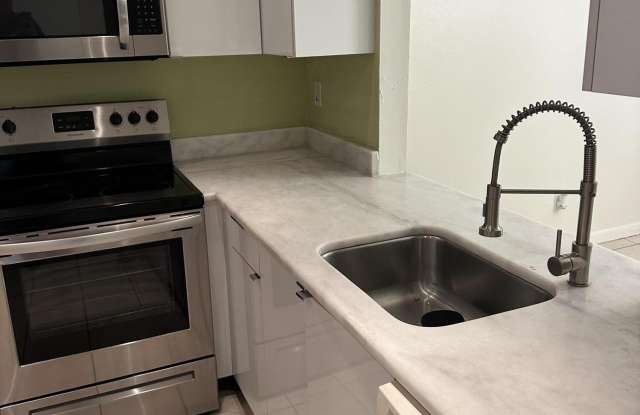 9428 NW 65th Street photos photos