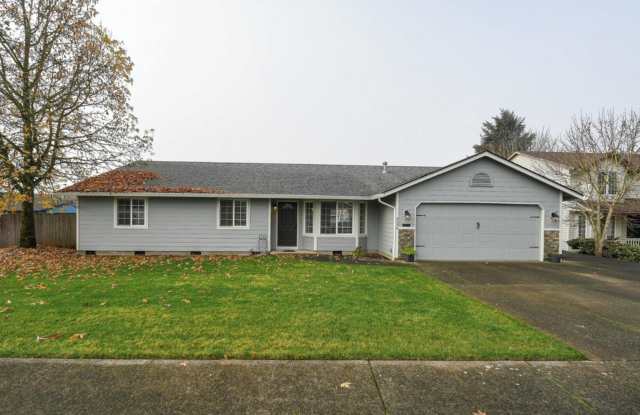 Fantastic Pet Friendly 3 Bed 2 Bath Ranch Style Home in Orchards! photos photos