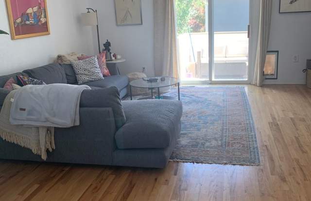 ***$500 Off 1st Months Rent*** Beautiful, Light-Filled 4bd/2ba North Boulder Home! Gallery 4