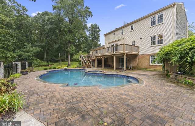 901 HOLLY CREEK DRIVE Gallery 4