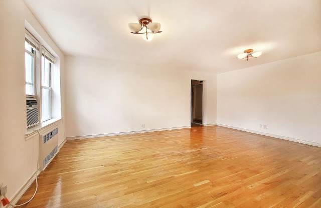 10528 65th Ave Apt 6F Gallery 2