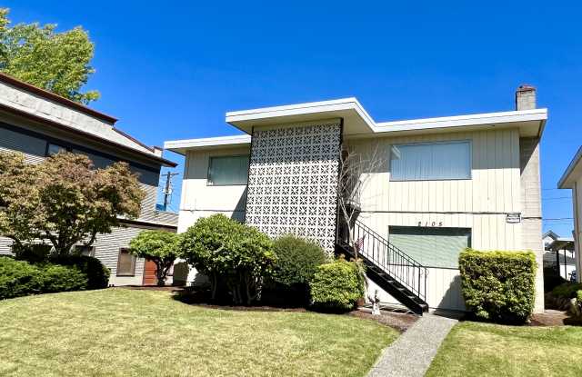 2105 Colby Avenue photos photos