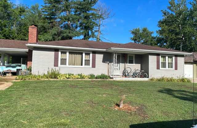 3 Bedroom 1 Bath on a Full Basement with Fenced Yard photos photos