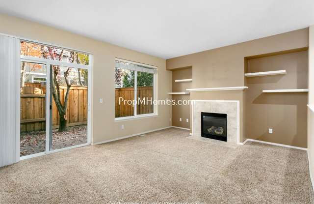 Three Bedroom Townhouse with Luxury Amenities in Aloha! DEPOSIT SPECIAL photos photos