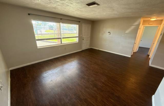 90 S Davis St photos photos