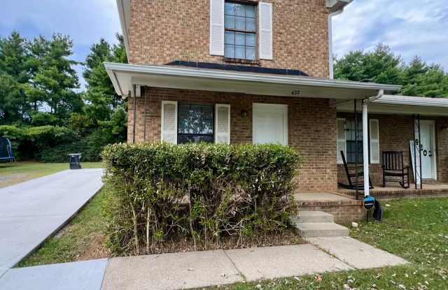 2 Bed, 1.5 Bath Townhouse with Fireplace in Murfreesboro photos photos