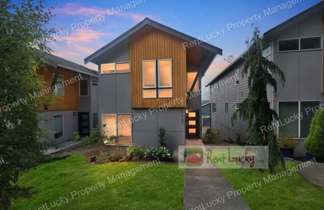 Immaculate and LARGE 4-Bedroom Home in Unbeatable Georgetown Location!! photos photos