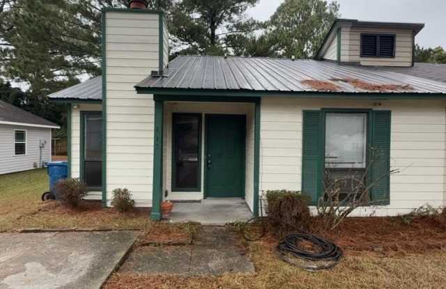 117 Village Circle - 117 Village Circle, Jacksonville, NC 28546