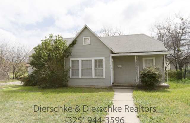 Affordable 2 bedroom home CLOSE ACCESS TO LOOP 306! photos photos