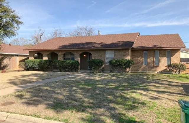 807 Imperial Drive - 807 Imperial Drive, Denton, TX 76209