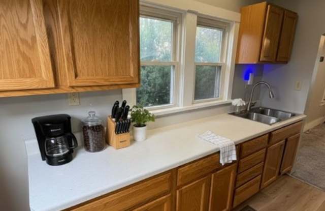 2-Bed, 1-Bath House for Rent! NO APPLICATION FEES!!! photos photos