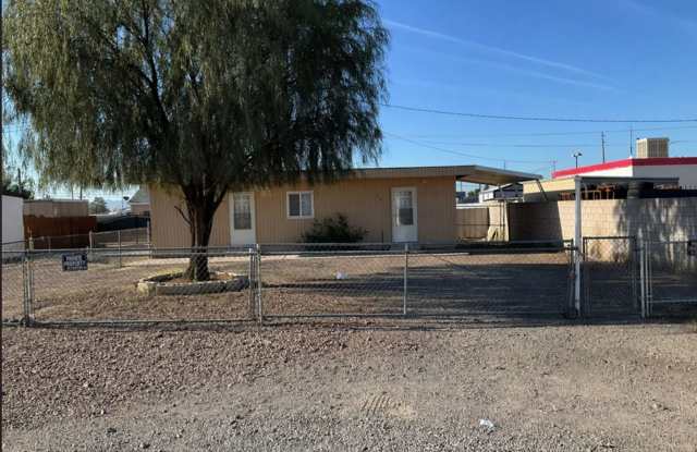 Cozy 1-Bedroom Retreat with Spacious Yard & Open Living Layout * COMING SOON * photos photos