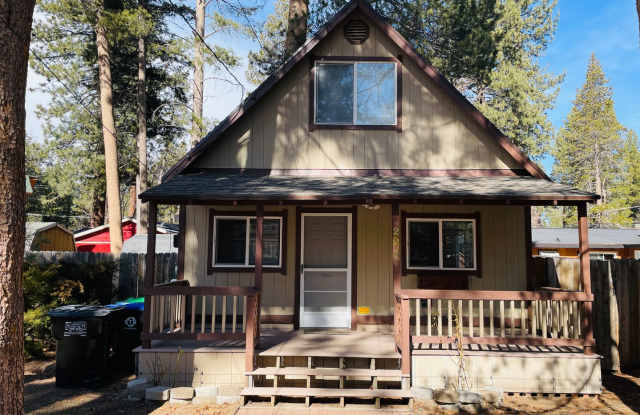 Pet friendly 1 bed 1 bath cabin Gallery 1