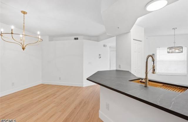 6801 Satinleaf Road S Gallery 2