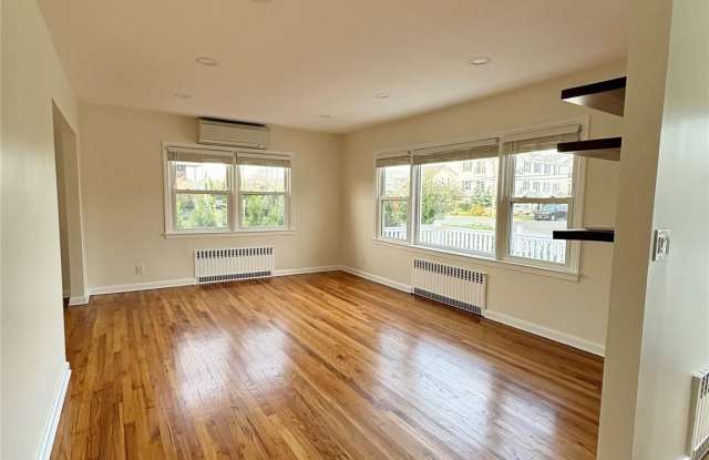 165 Franklin Boulevard Gallery 3