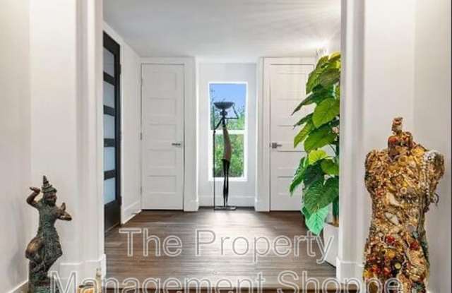 820 Foothill Lane Gallery 3