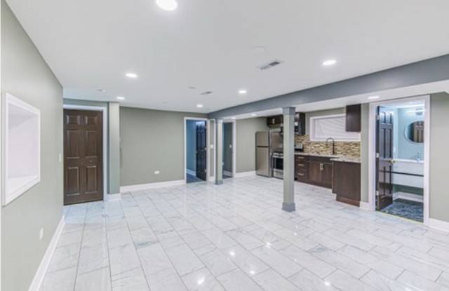 6323 N Francisco Ave - 6323 North Francisco Avenue, Chicago, IL 60659