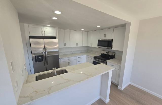 Remodeled Townhouse in La Mesa - 3 Bedrooms photos photos