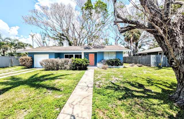 Annual UNfurnished 2/2 home available at St. Armand's Circle - 223 South Boulevard of the Presidents, Sarasota, FL 34236