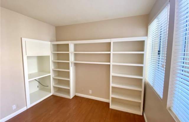 101 Lehigh Aisle - 101 Lehigh Aisle, Irvine, CA 92612