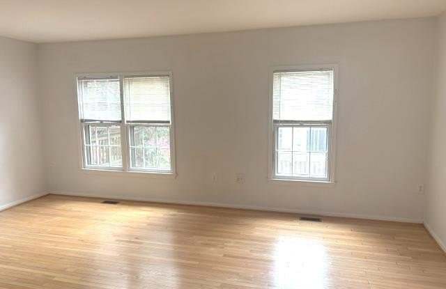 5405 NEW LONDON PARK DR Gallery 4