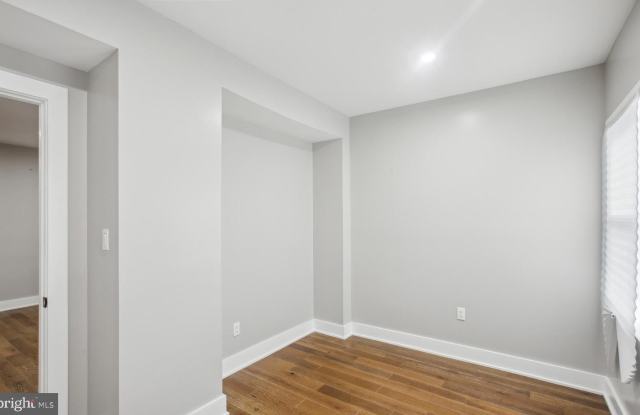 1703 W VIRGINIA Avenue NE Gallery 4