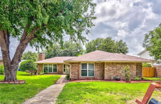 1702 Elizabeth Drive - 1702 Elizabeth Drive, Carrollton, TX 75007