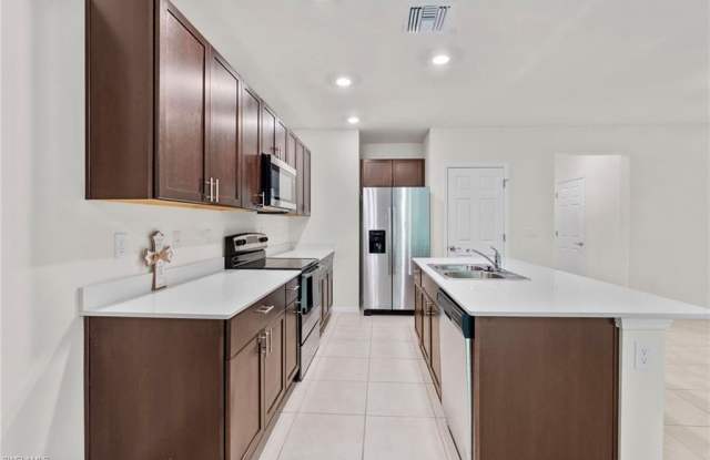 15535 Wildflower Cir Gallery 4