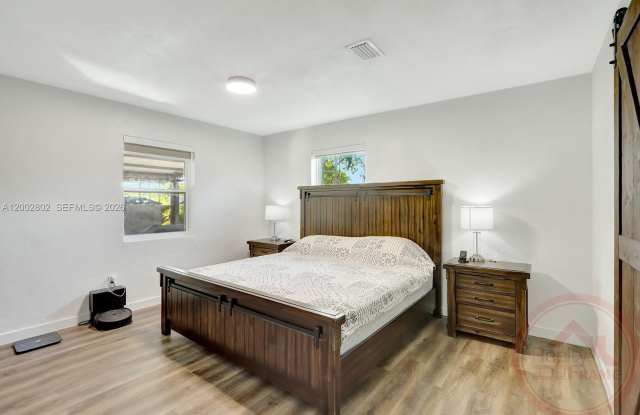 11240 SW 60th Ter photos photos