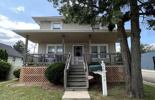 18704 Jefferson - 2 photos photos