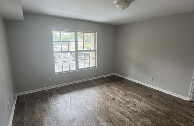 220 Willow Creek Drive Gallery 2