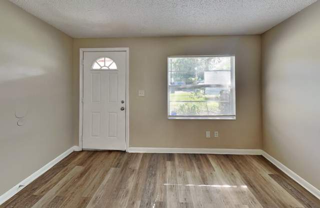 4888 Strato Road West Gallery 3