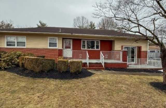 4032 Quakerbridge Rd photos photos