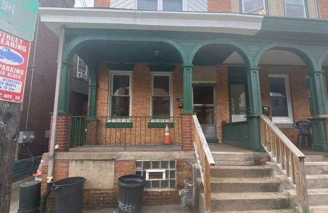 Large 4 Bedroom Steps from Magee Womans Hospital - 3205 Joe Hammer Square, Pittsburgh, PA 15213